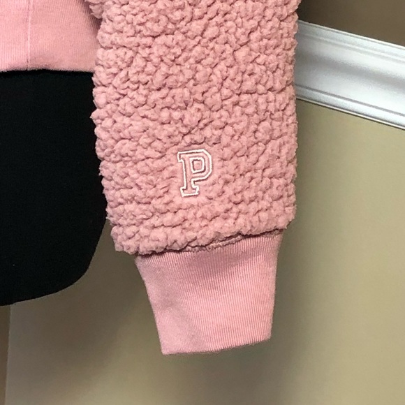 ⭐️ Victoria’s Secret PINK Sherpa Crew Sweatshirt in Damsel Pink EXTRA SMALL - Picture 7 of 16